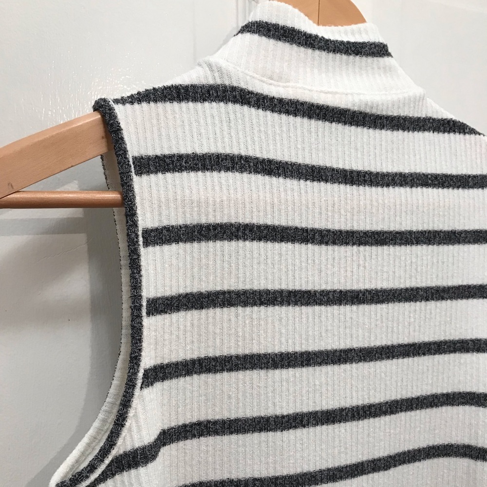 GAP sleeveless mock neck striped ribbed sweater, size SP, NWT - Picture 6 of 8